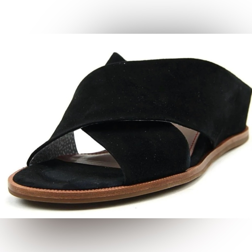 Ellen Degeneres Treya Sandals. Size: 8